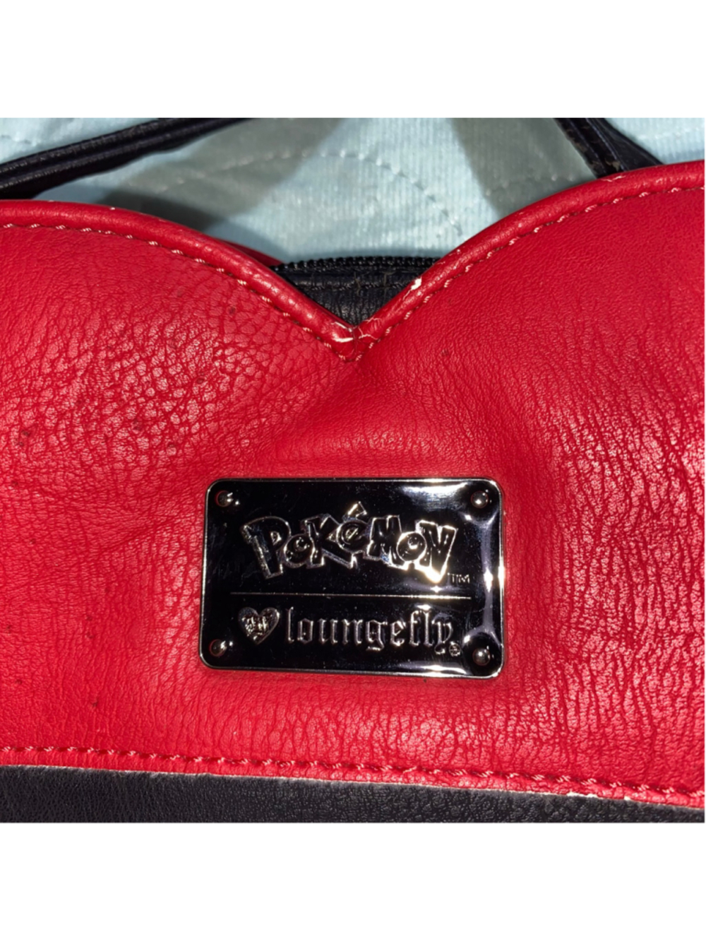 Women's Loungefly Pokemon Poke Ball Heart Crossbody Bag Red White RETIRED - Picture 7 of 11